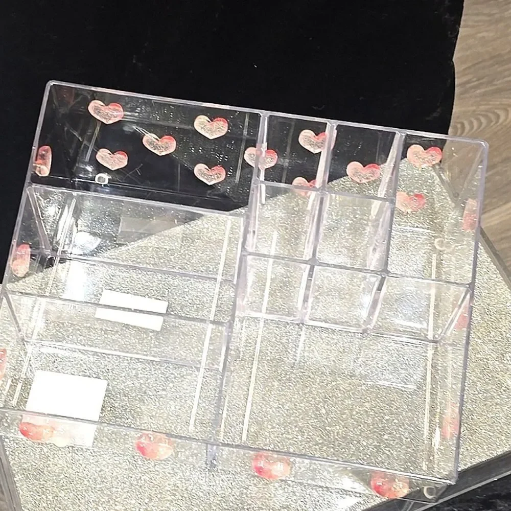 At Home Clear 3D Heart-Patterned Sectioned Cosmetic‎ Organizer
